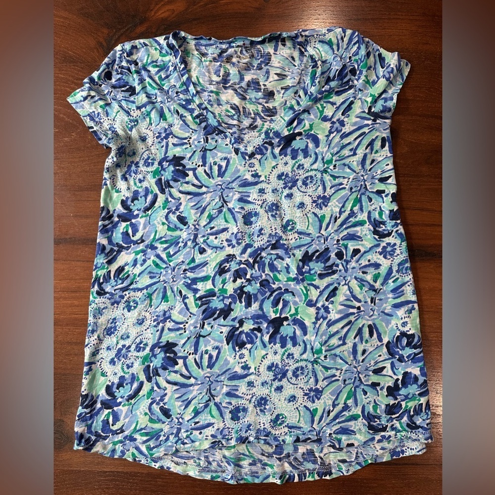 Lilly Pulitzer Top Womens XXS All Over Print Floral Etta T-Shirt Tropical Beach
